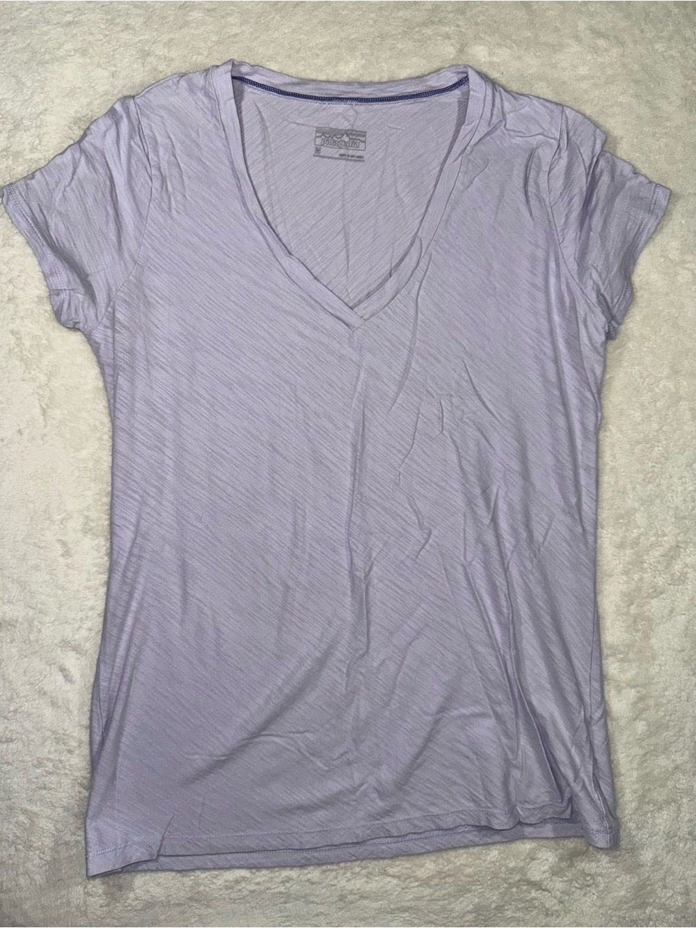 Patagonia V-Neck T-Shirt Purple Lavender Women's M